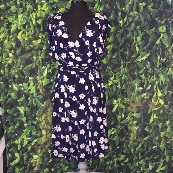 Ivanka Trump Dresses & Skirts - Sz S stretchy navy white floral wrap dress NWOT